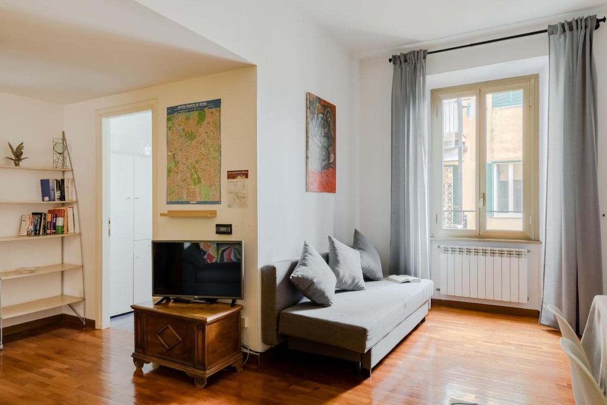 Apartment Casa Buonarroti, Rome, Center, Elegant And Quiet Rome