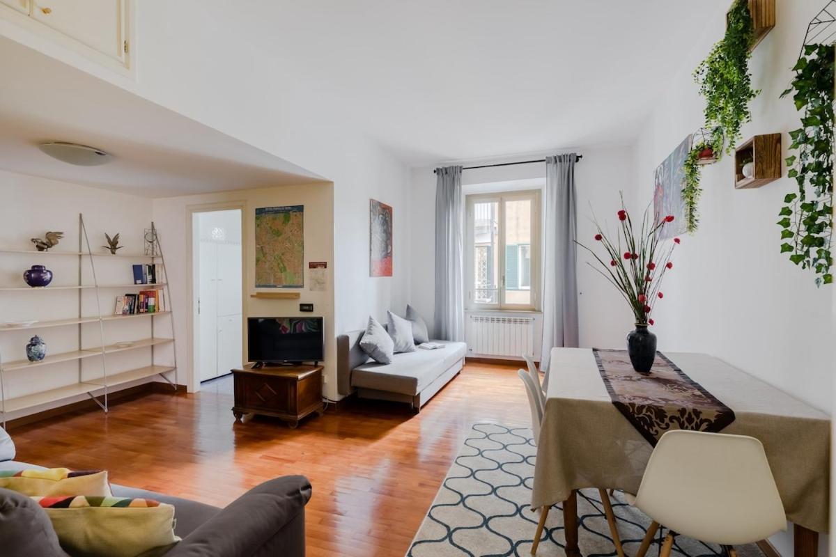 Casa Buonarroti, Rome, Center, Elegant And Quiet Apartment